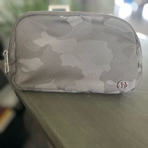Lululemon Everywhere Waist Purse